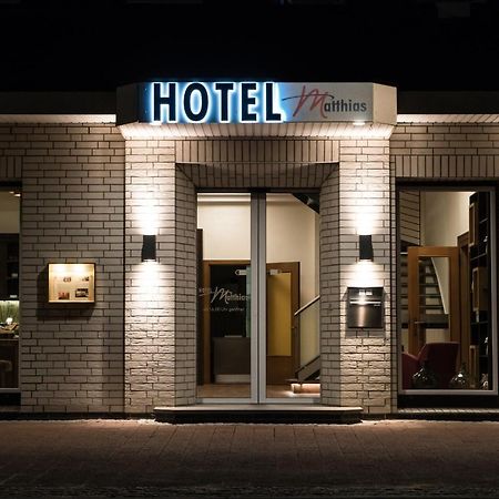 Hotel Matthias Gnarrenburg Extérieur photo