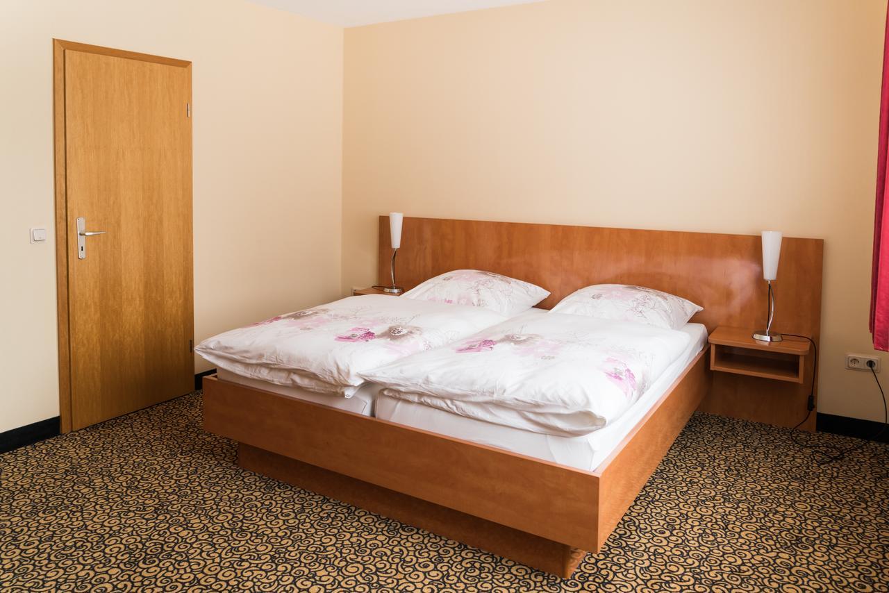 Hotel Matthias Gnarrenburg Extérieur photo